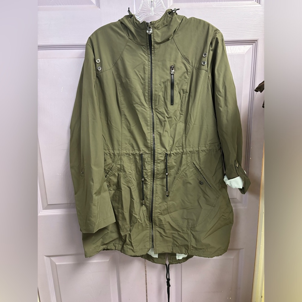 Laundry by Shelli Segal wind breaker size L.